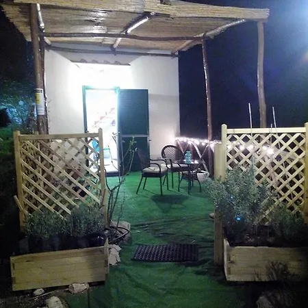 La Casetta Nel Bosco, *